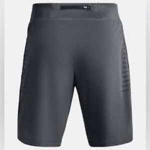 Under Armour SpeedPocket Gray Vented 9” Athletic Shorts Mens size M